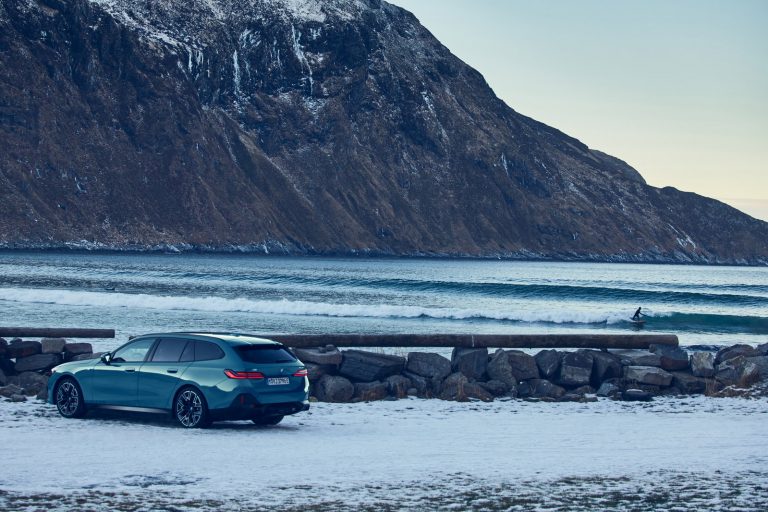 BMW i5 Touring - Mobilsiden.dk