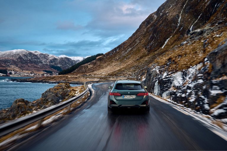 BMW i5 Touring - Mobilsiden.dk