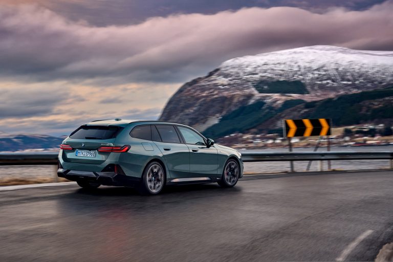 BMW i5 Touring - Mobilsiden.dk
