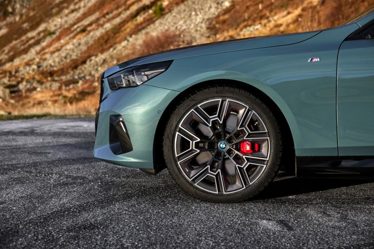 BMW i5 Touring - Mobilsiden.dk