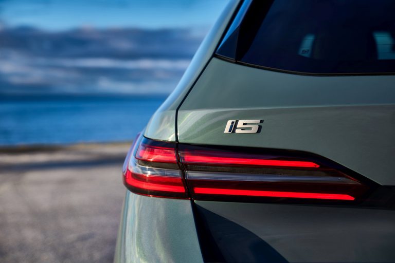 BMW i5 Touring - Mobilsiden.dk