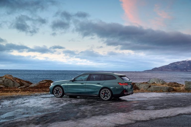 BMW i5 Touring - Mobilsiden.dk