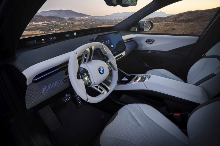 BMW iX3 - Mobilsiden.dk