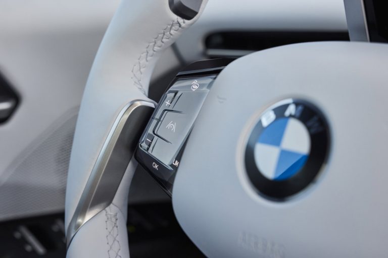 BMW iX3 - Mobilsiden.dk