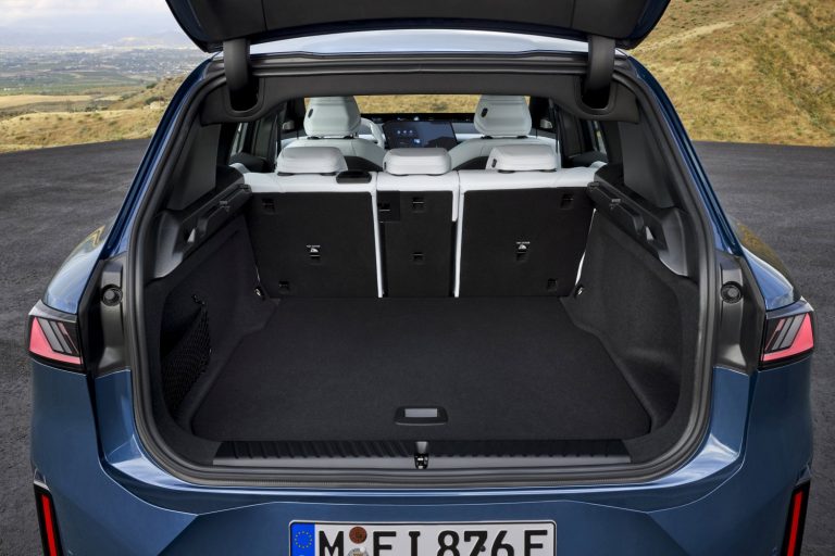 BMW iX3 - Mobilsiden.dk