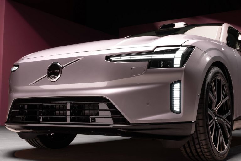 Volvo ES90 - Mobilsiden.dk