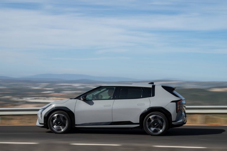 Kia EV4 Hatchback - Mobilsiden.dk