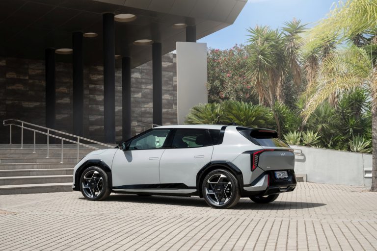 Kia EV4 Hatchback - Mobilsiden.dk