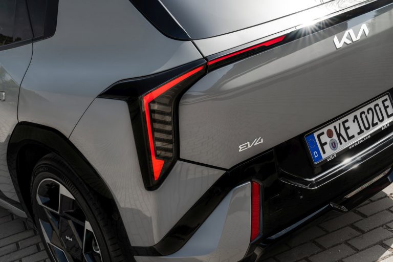 Kia EV4 Hatchback - Mobilsiden.dk