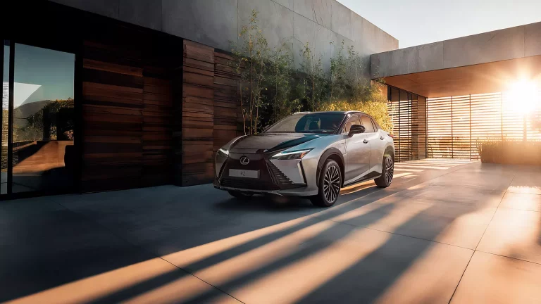 Lexus RZ - Mobilsiden.dk