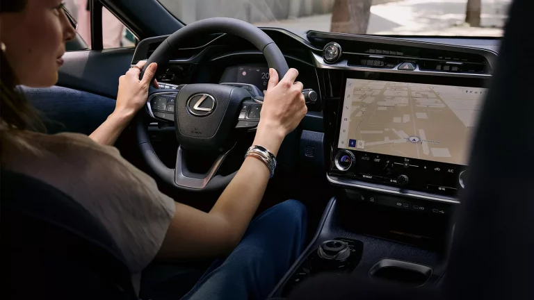 Lexus RZ - Mobilsiden.dk