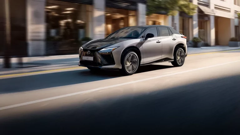 Lexus RZ - Mobilsiden.dk