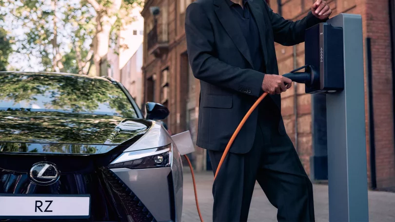 Lexus RZ - Mobilsiden.dk