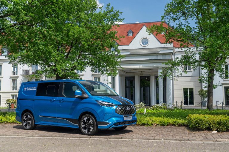 Ford E-Tourneo Custom - Mobilsiden.dk