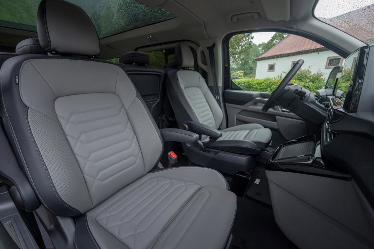 Ford E-Tourneo Custom - Mobilsiden.dk