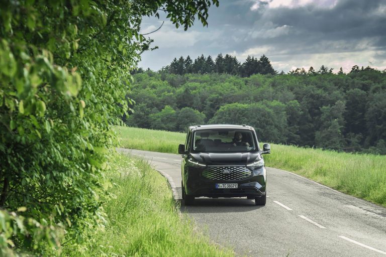 Ford E-Tourneo Custom - Mobilsiden.dk