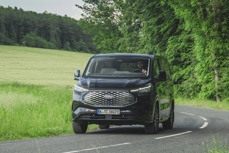 Ford E-Tourneo Custom - Mobilsiden.dk