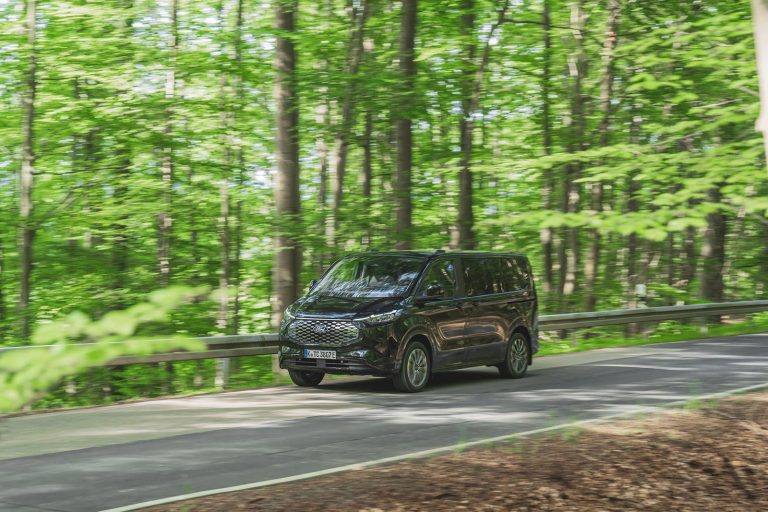 Ford E-Tourneo Custom - Mobilsiden.dk