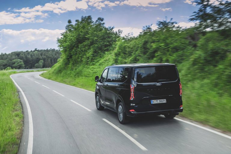 Ford E-Tourneo Custom - Mobilsiden.dk