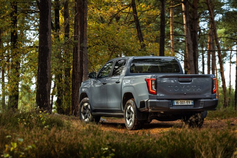 Toyota Hilux Electric - Mobilsiden.dk