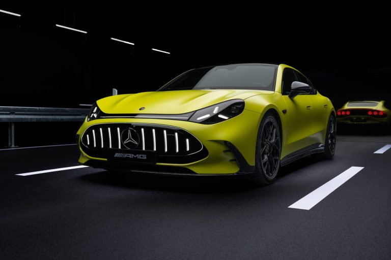 Mercedes-AMG GT 4-dørs coupé - Mobilsiden.dk