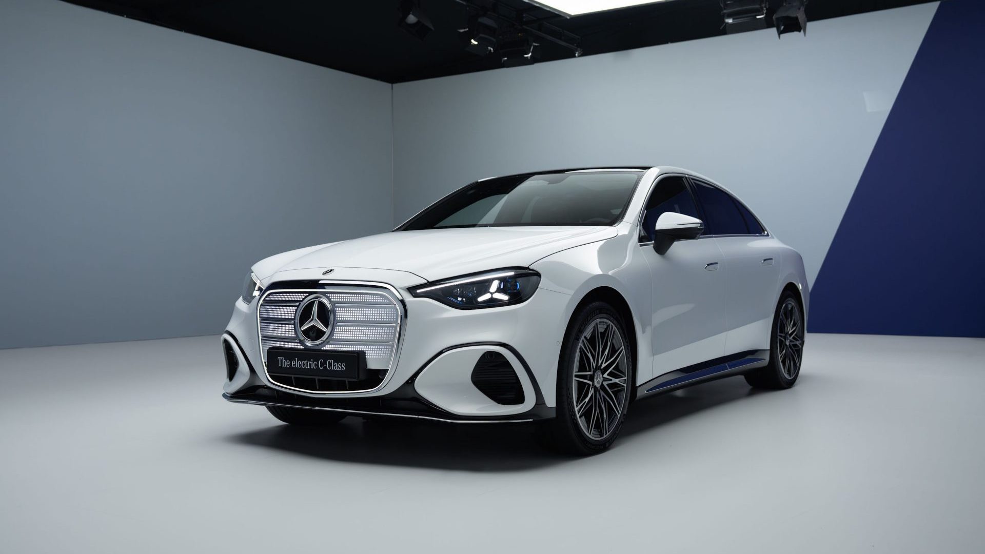 Kæmpe elbiloffensiv: Mercedes-Benz stormer frem