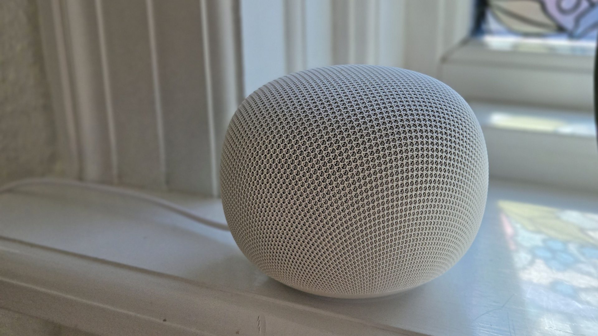Test af Google Home Speaker – AI-assistent svigtet af ringe lyd