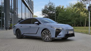 Test af Lexus ES – luksuriøs flyder hæmmet af forældet teknik