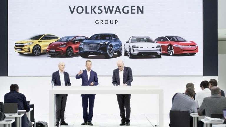 Gigantisk krise hos bilgigant: VW skal spare milliarder for at overleve