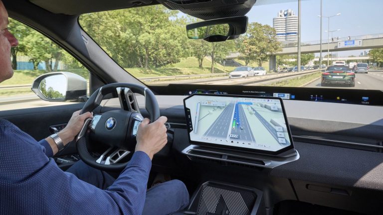 BMWs bilsoftware får markant Tesla-makeover