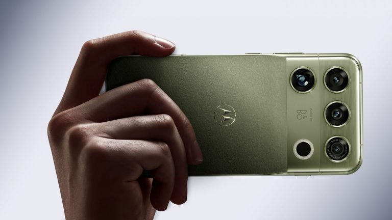 Motorola Signature 27: Vild flagskibsmobil med B&O-lyd
