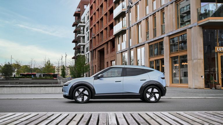 Hyundai afslører dansk pris på IONIQ 3
