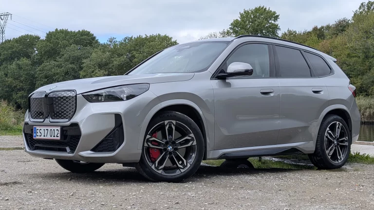 Test af BMW iX1 – komfortabel og forbedret SUV med alderstegn