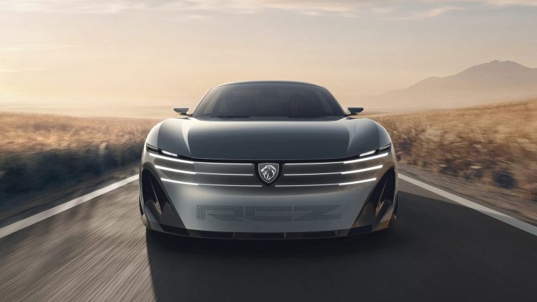Peugeot-elbil tager vildt spring: Lynlader på 10 minutter